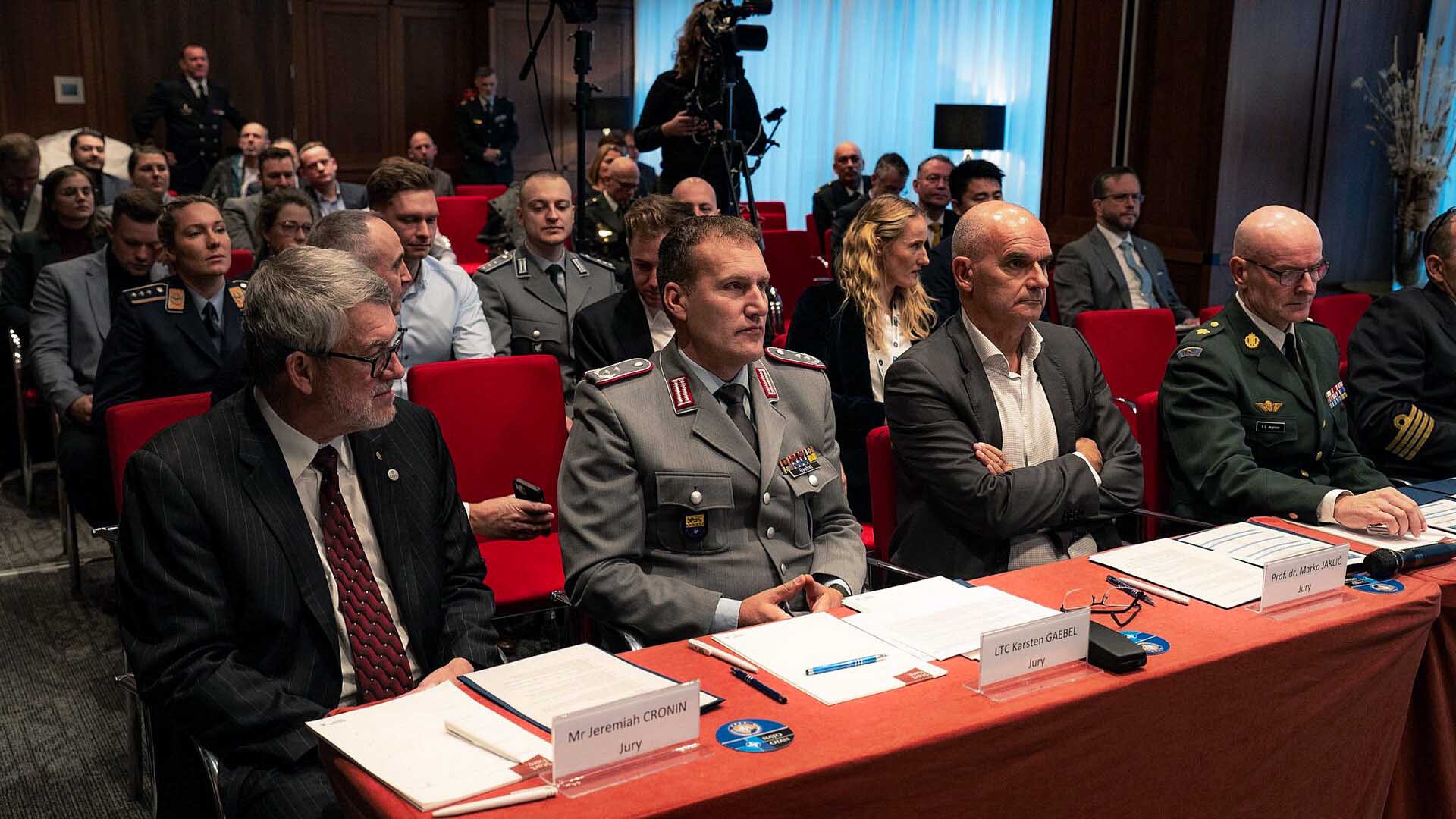 Die Jury der NATO Innovation Challenge beim Pitch-Day in Ljubljana