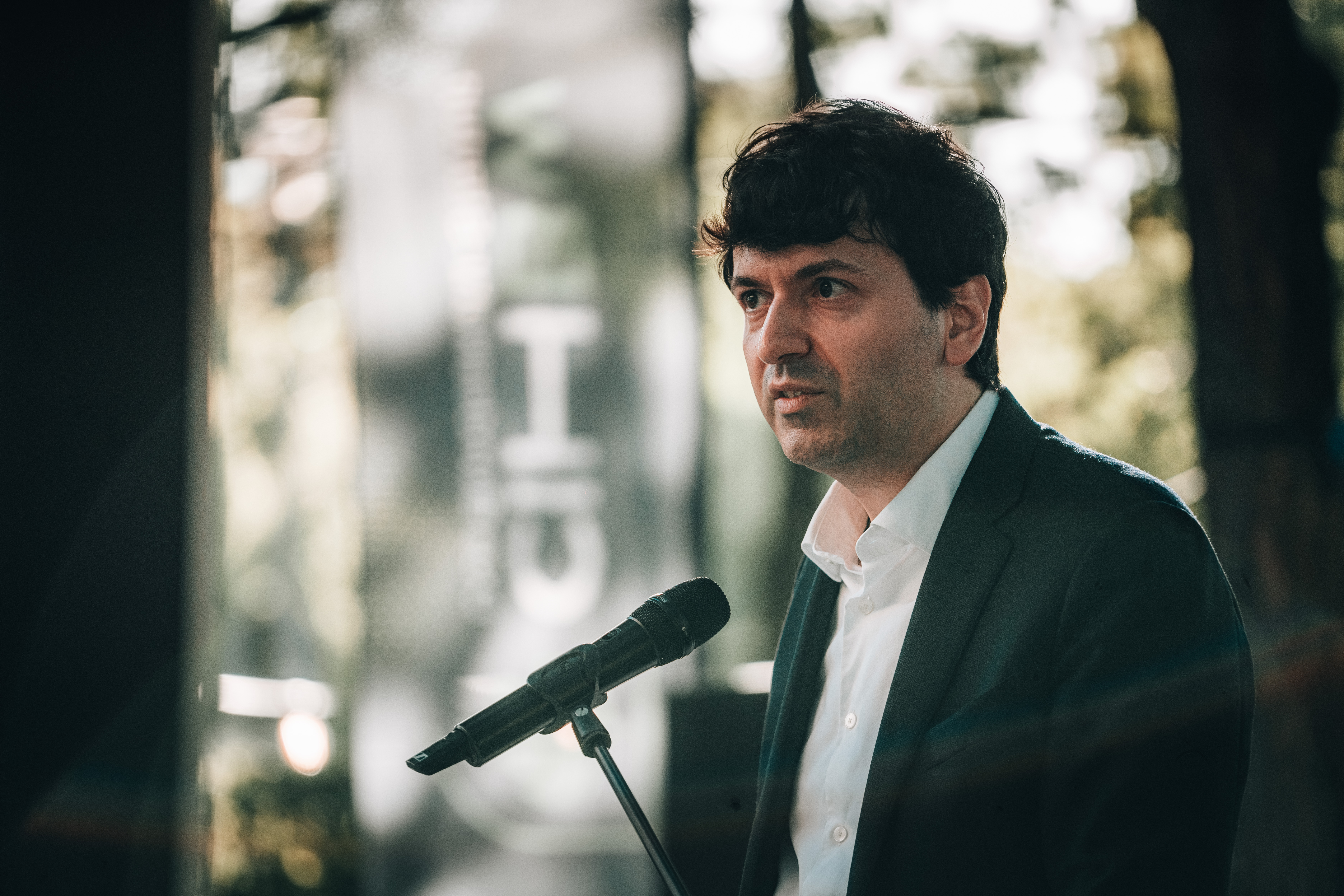 Sven Weizenegger, Leiter des CIHBw, bei seiner Rede beim Sommerfest 2026.